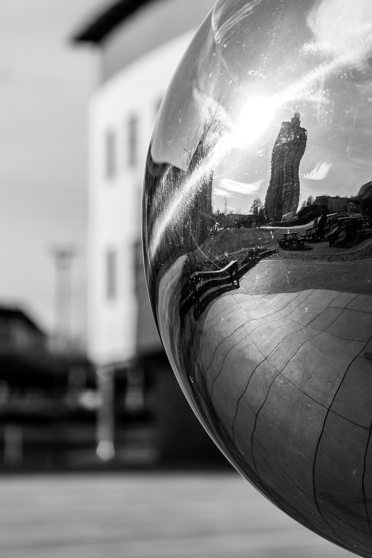 One of two selected photographs to make use of the reflective qualities of Ian Tricker’s Aftermath, this beautifully composed shot stood out for the way in which it also foregrounds the surface qualities of the sculpture. 